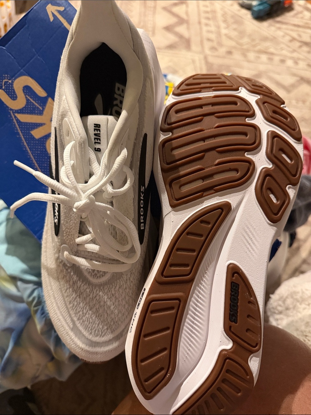 Brand New Brooks Revel 9 size 9 Brooks Shoes